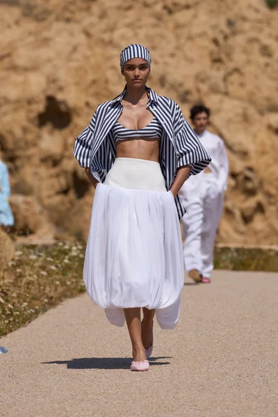 Look 14